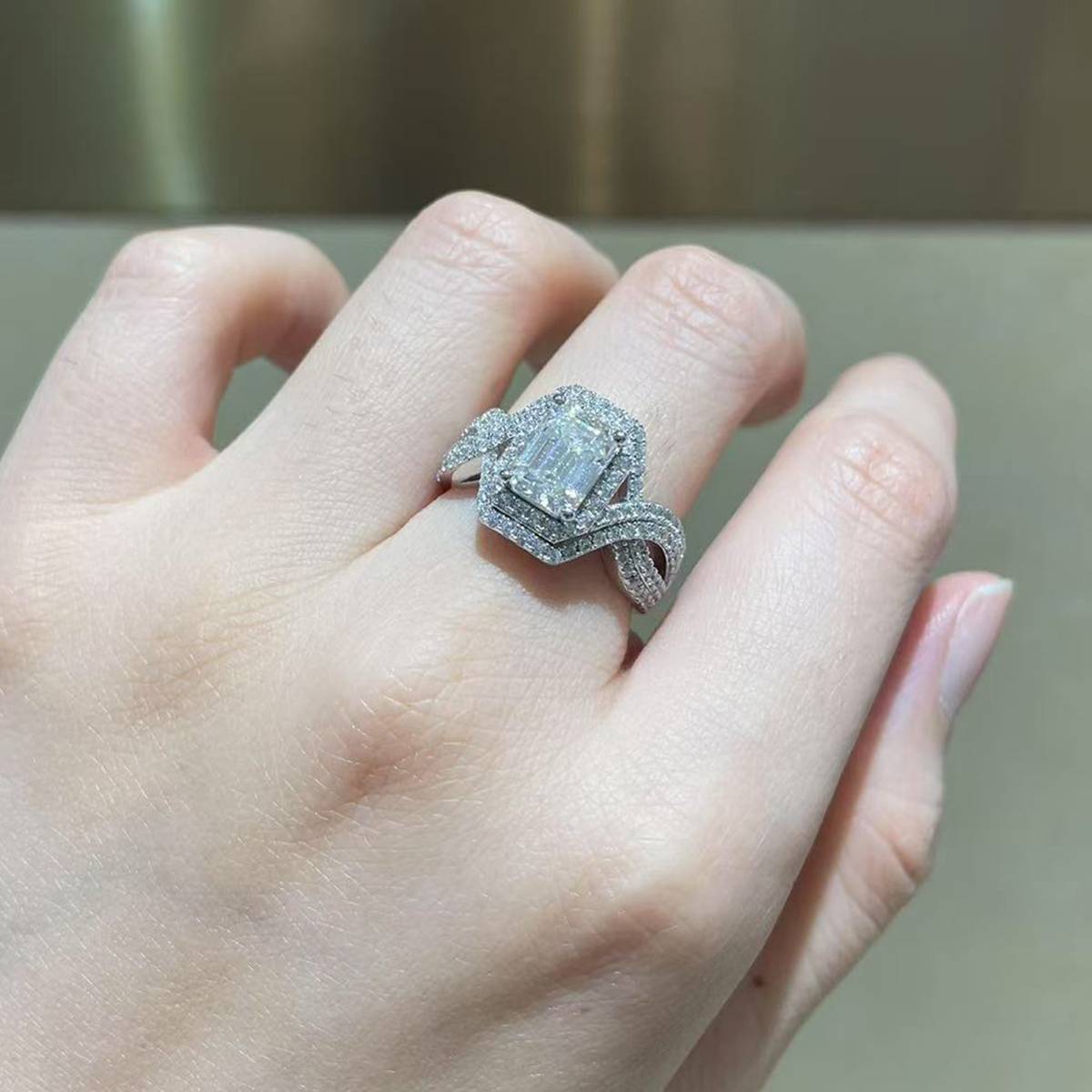 Light luxury emerald cut women's ring S925 silver plated platinum custom selection main stone Moissanite diamond 2.0ct/secondary stone high carbon diamond